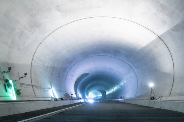 túnel ferroviario