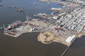 Paros reiterados en el puerto