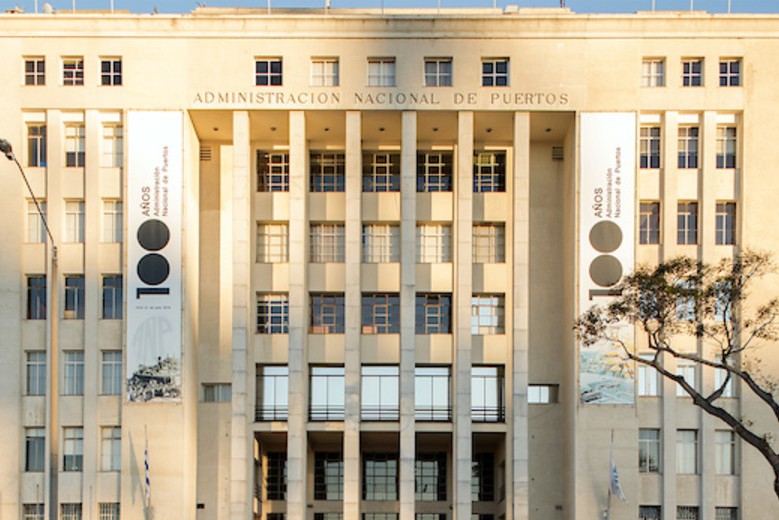 Puerto tribunal