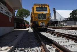 Francia estudia tren