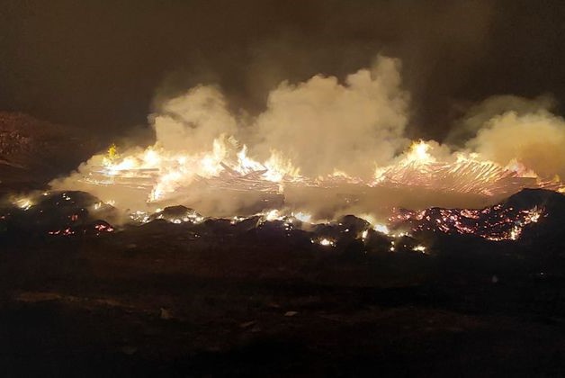 incendio en depósito de madera