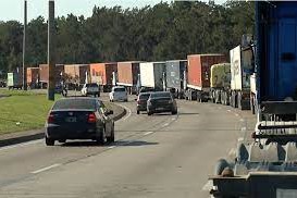 Camioneros evalúan hacer paro